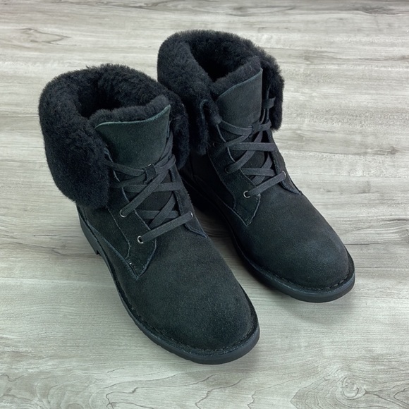 🍁UGG🍁 BLACK WEYLYN BLACK BOOTS - Picture 2 of 11